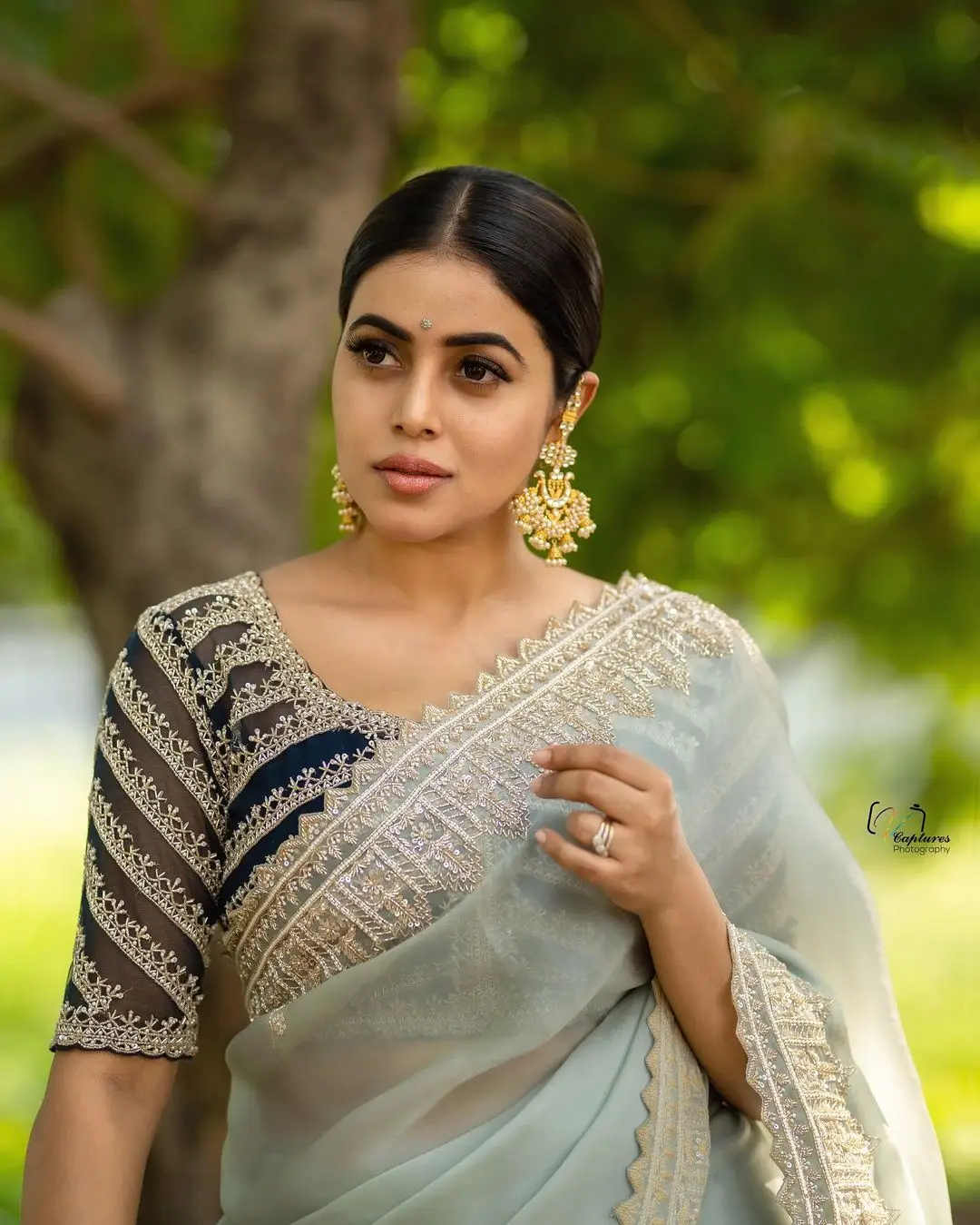 SHAMNA KASIM MESMERIZING LOOKS IN BEAUTIFUL GREEN SAREE BLUE BLOUSE 8